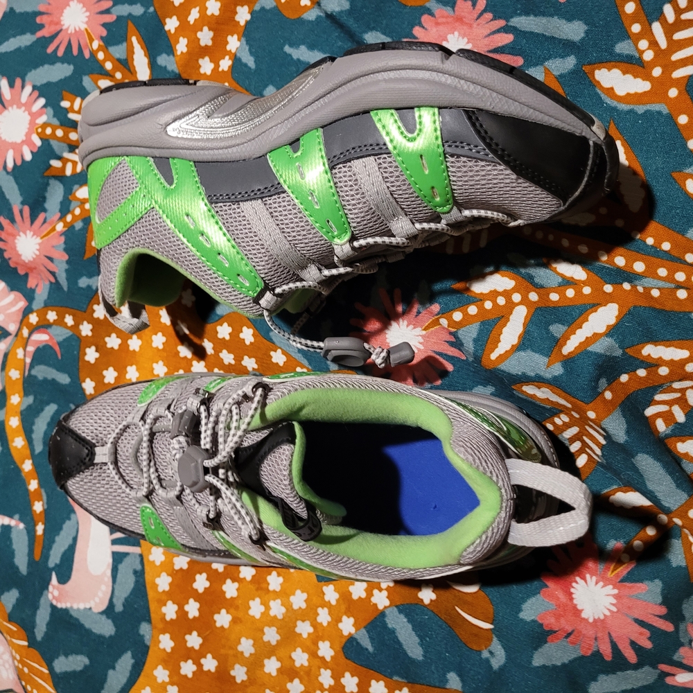 Like New Orthpedic Dr COMFORT, Women's Green and Gray Athletic Shoes SIZE 9.5